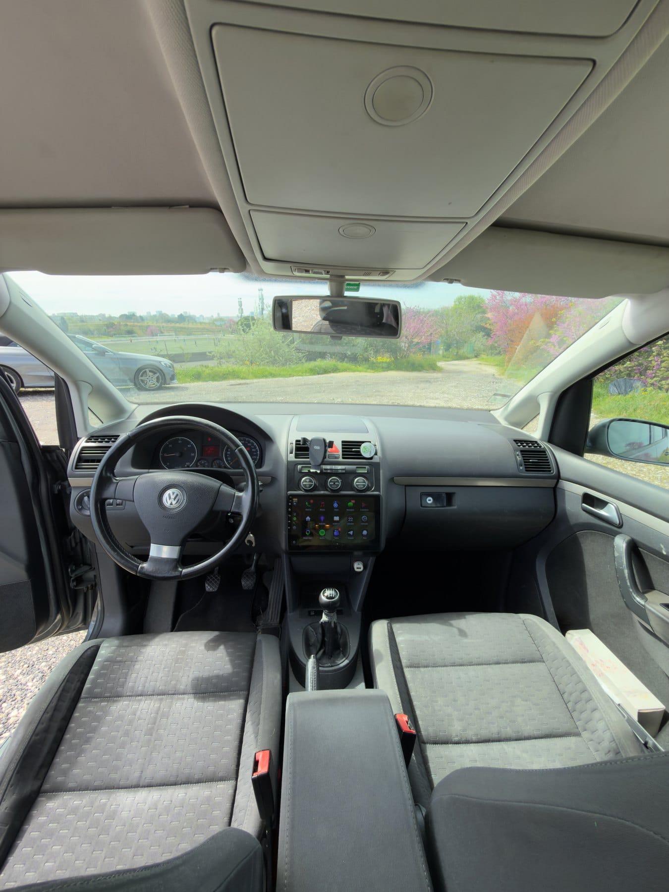Interior Volkswagen com o ecrã instalado
